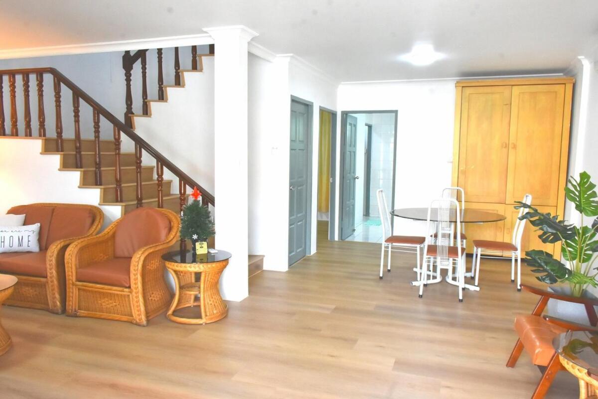 Rain Tree Homestay Bintulu Exterior photo